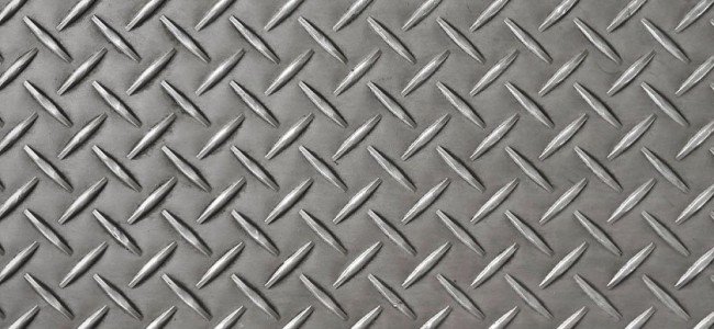 Para que serve a chapa xadrez em ambientes industriais?